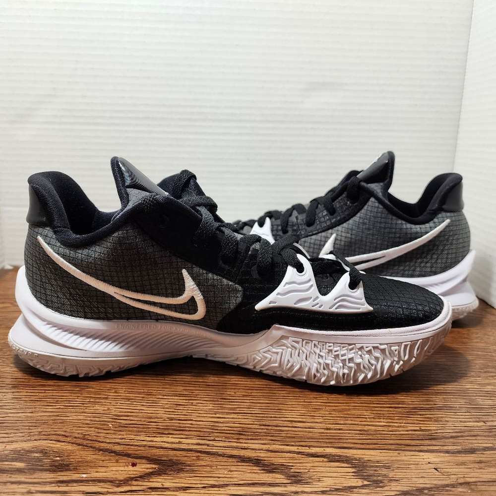 Men's Nike Kyrie Low 4 TB Size 7.5 Black/White